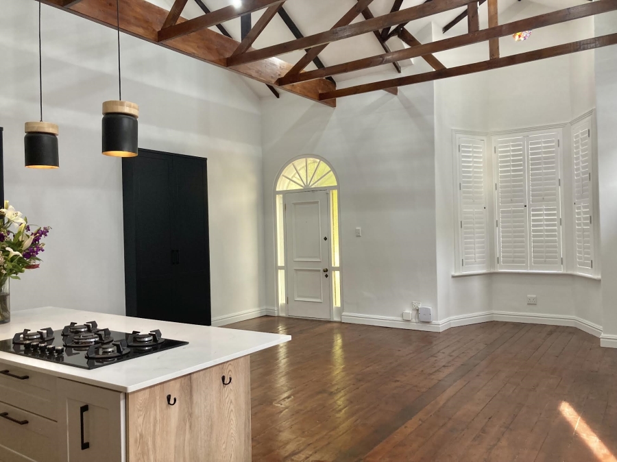 To Let 2 Bedroom Property for Rent in Claremont Village Western Cape